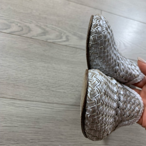 Pertini White Silver Leather Woven Loafer Flats - Picture 8 of 12